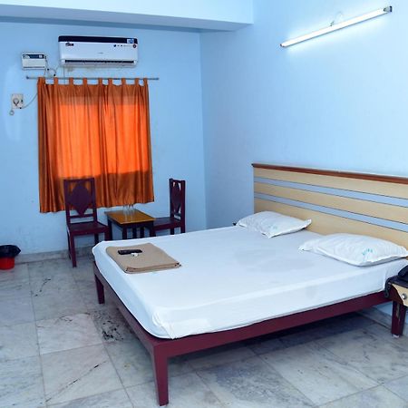 Hotel Aditya ポンディシェリ エクステリア 写真