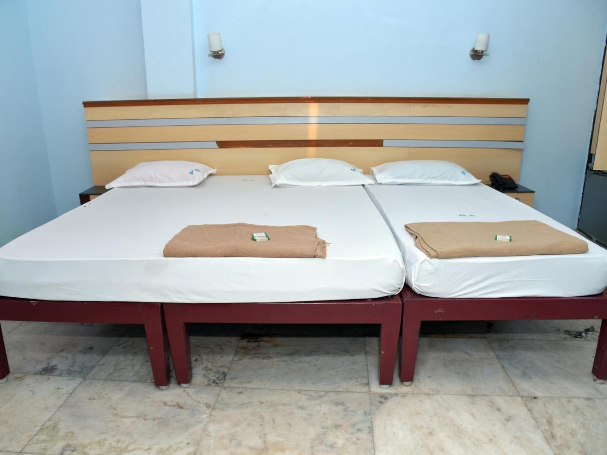 Hotel Aditya ポンディシェリ エクステリア 写真