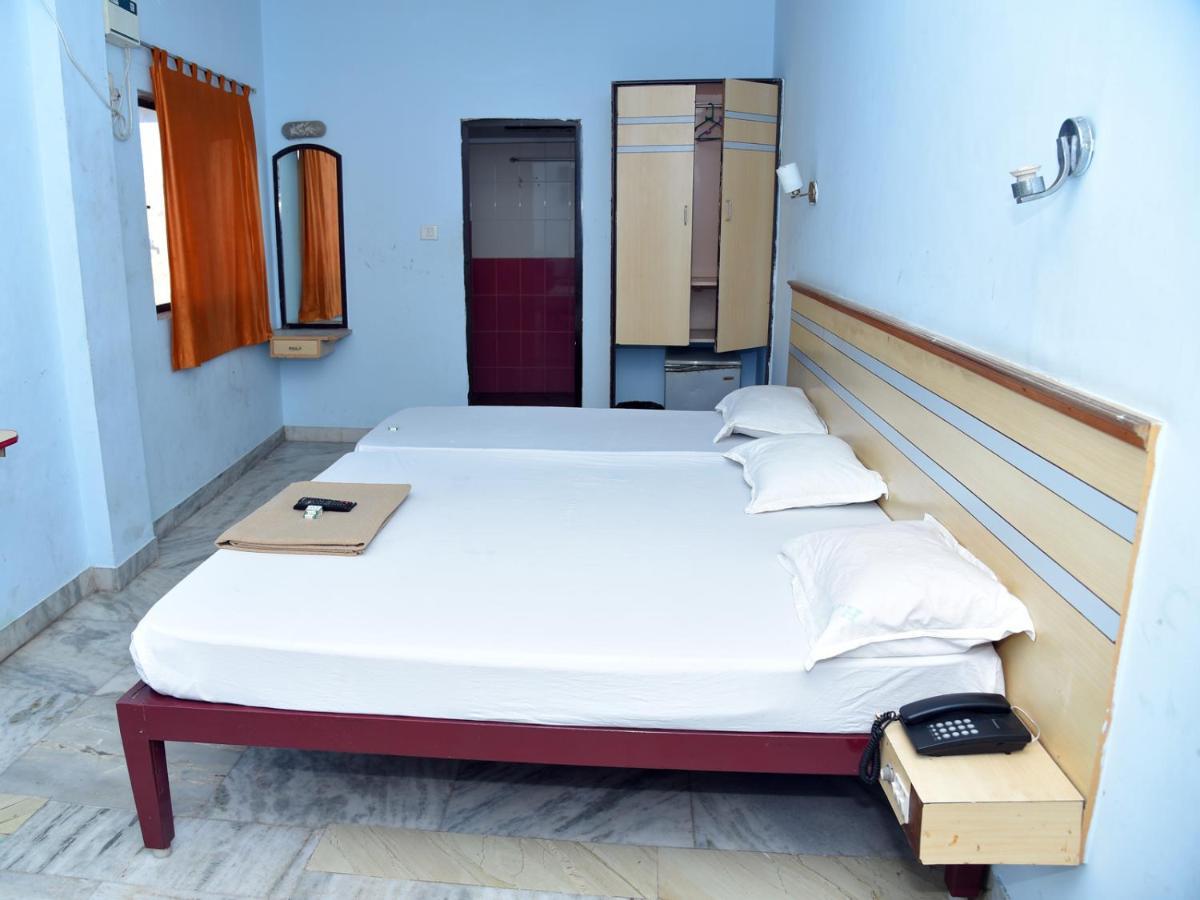 Hotel Aditya ポンディシェリ エクステリア 写真