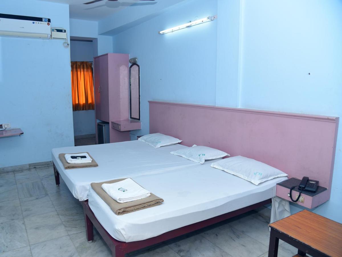 Hotel Aditya ポンディシェリ エクステリア 写真