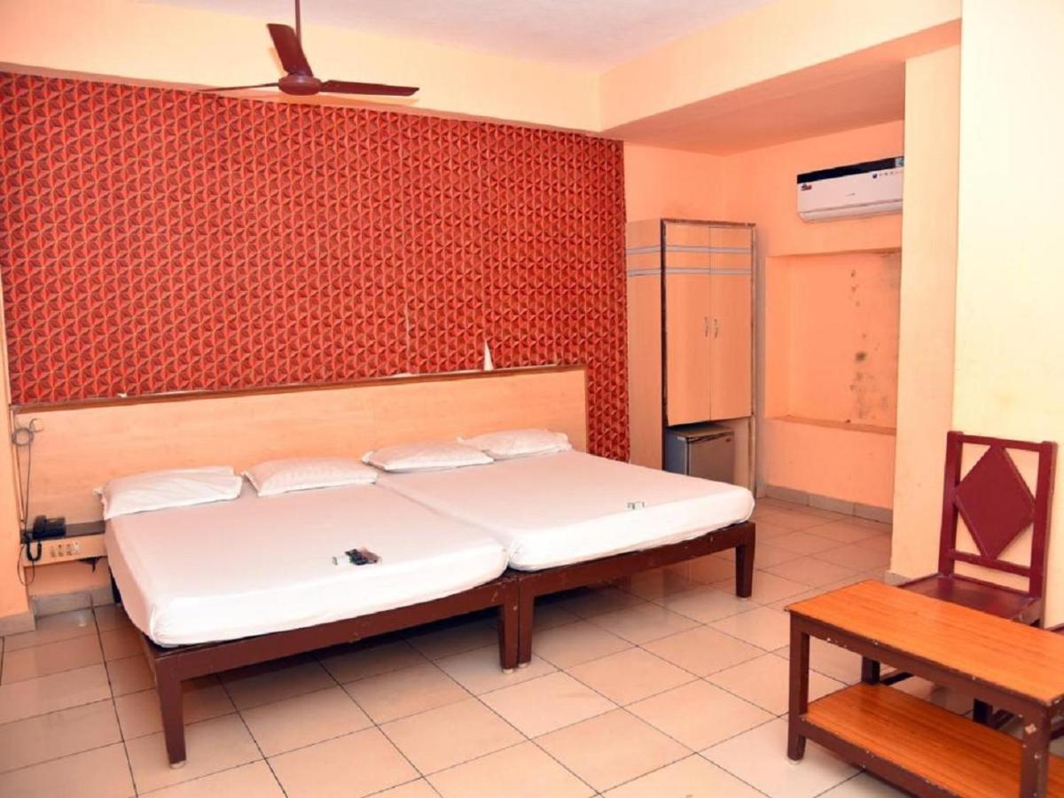 Hotel Aditya ポンディシェリ エクステリア 写真